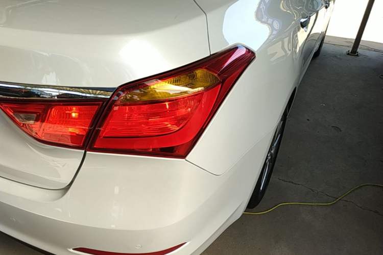 Used Hyundai Mistra 2014 1.8L Automatic Smart GLS Right Rear Taillight