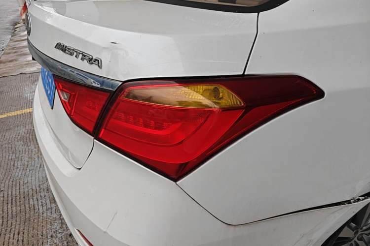 Used Hyundai Mistra 2014 1.8L Automatic Deluxe DLX Model Right Rear Taillight