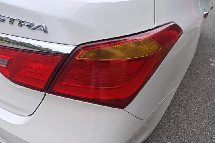 Used Hyundai Mistra 2014 1.8L Automatic Smart GLS Right Rear Taillight