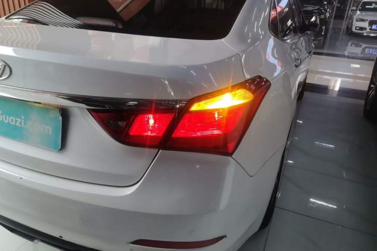 Used Hyundai Mistra 2014 1.8L Automatic Smart GLS Right Rear Taillight