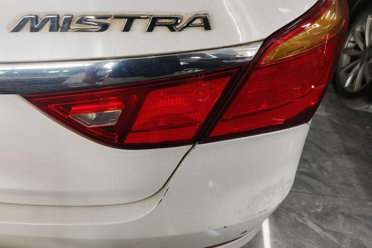 Used Hyundai Mistra 2014 1.8L Automatic Smart GLS Right Rear Taillight