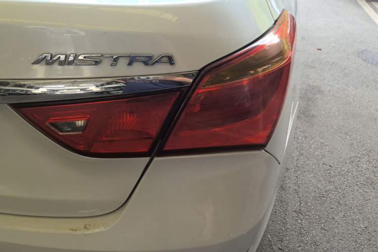 Used Hyundai Mistra 2014 1.8L Automatic Smart GLS Right Rear Taillight
