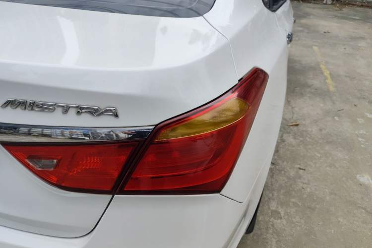 Used Hyundai Mistra 2014 1.8L Automatic Smart GLS Right Rear Taillight