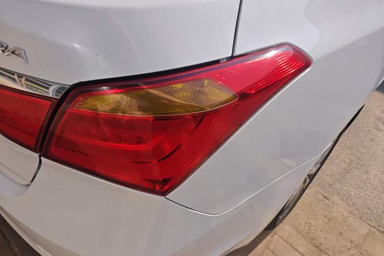 Used Hyundai Mistra 2014 1.8L Automatic Deluxe DLX Model Right Rear Taillight