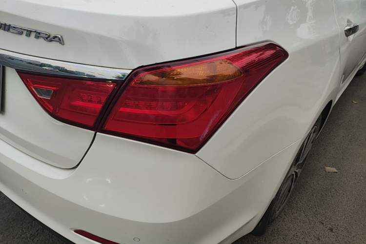 Used Hyundai Mistra 2014 1.8L Automatic Deluxe DLX Model Right Rear Taillight