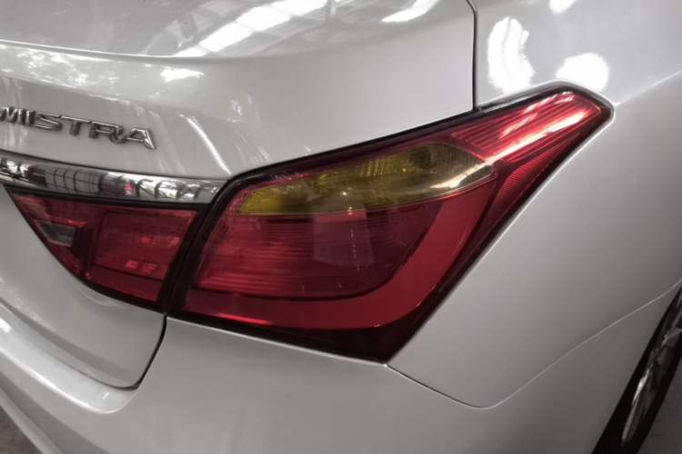 Used Hyundai Mistra 2014 1.8L Automatic Smart GLS Right Rear Taillight