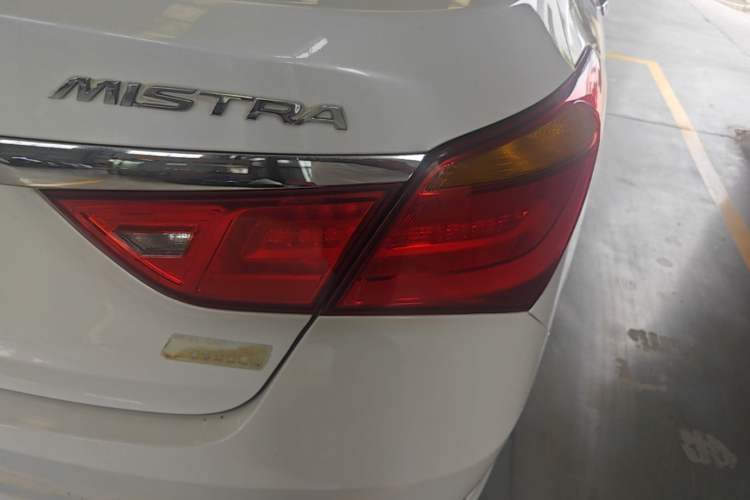 Used Hyundai Mistra 2014 1.8L Automatic Deluxe DLX Model Right Rear Taillight