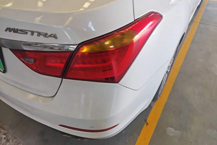 Used Hyundai Mistra 2014 1.8L Automatic Deluxe DLX Model Right Rear Taillight