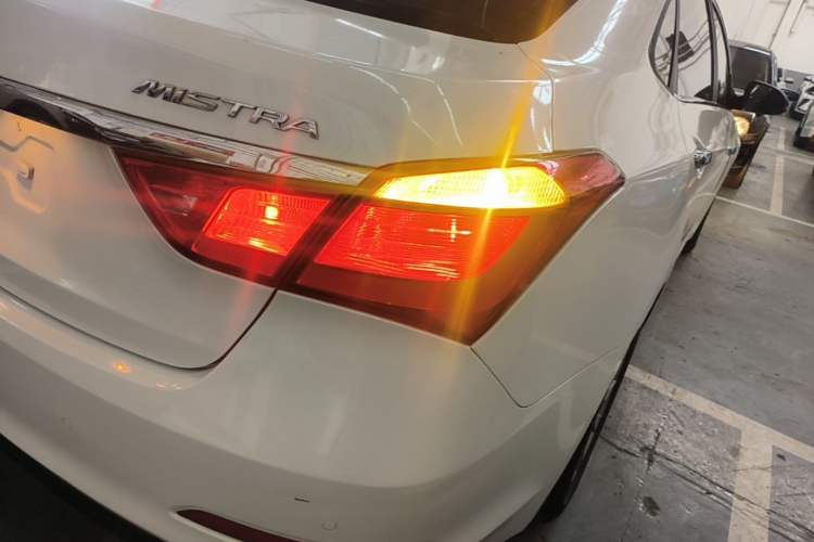 Used Hyundai Mistra 2014 1.8L Automatic Smart GLS Right Rear Taillight