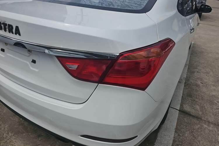 Used Hyundai Mistra 2014 1.8L Automatic Smart GLS Right Rear Taillight
