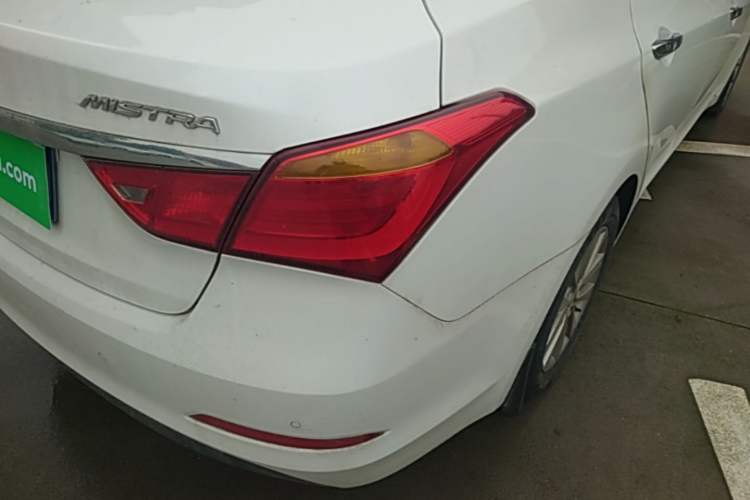 Used Hyundai Mistra 2014 1.8L Automatic Smart GLS Right Rear Taillight