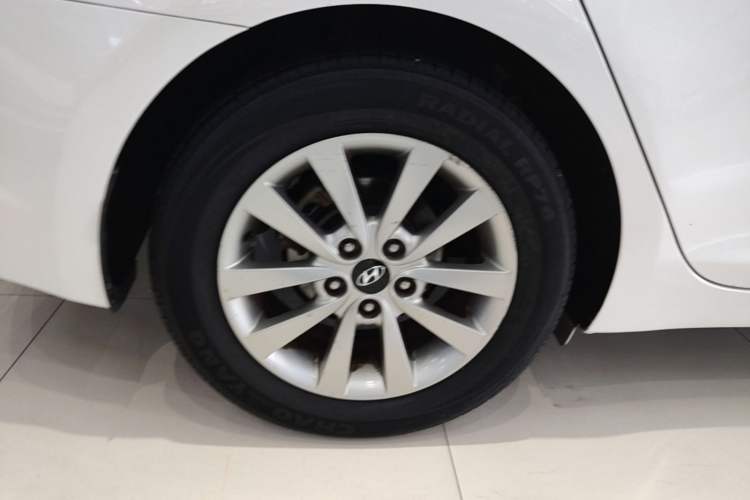 Used Hyundai Mistra 2014 1.8L Automatic Smart GLS Right Rear Wheel Hub
