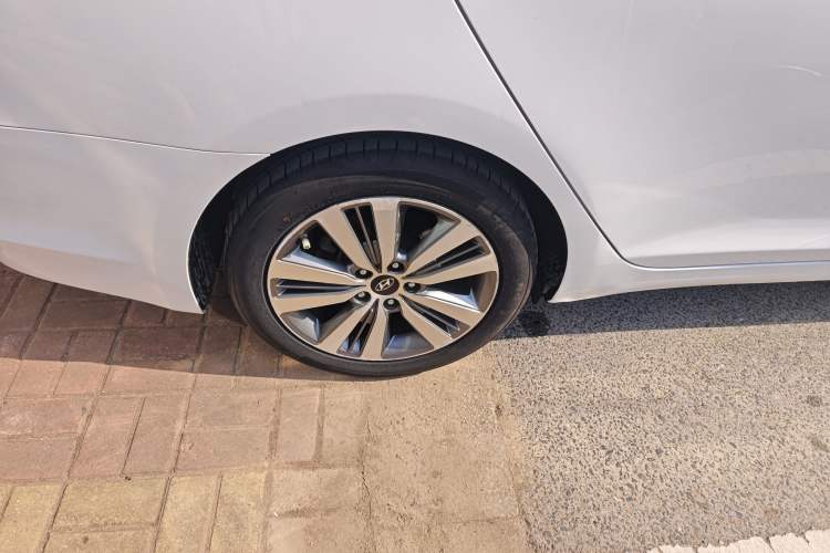 Used Hyundai Mistra 2014 1.8L Automatic Deluxe DLX Model Right Rear Wheel Hub