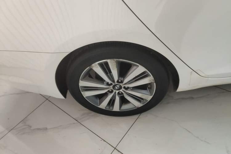 Used Hyundai Mistra 2014 1.8L Automatic Deluxe DLX Model Right Rear Wheel Hub
