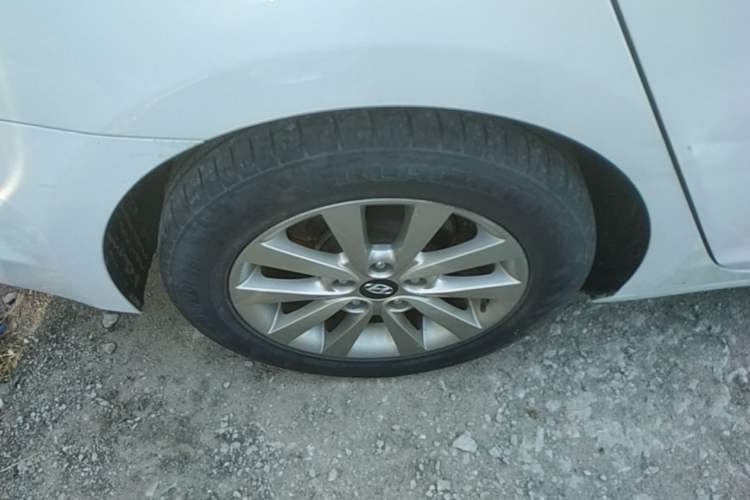 Used Hyundai Mistra 2014 1.8L Automatic Smart GLS Right Rear Wheel Hub