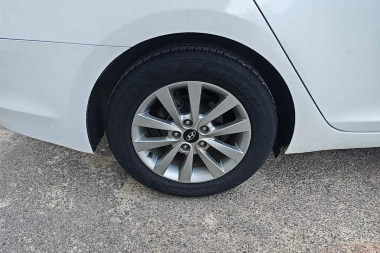Used Hyundai Mistra 2014 1.8L Automatic Smart GLS Right Rear Wheel Hub