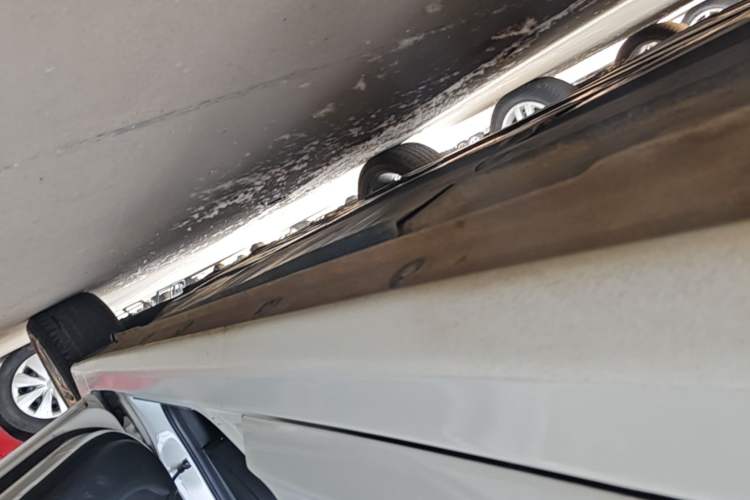 Used Hyundai Mistra 2014 1.8L Automatic Deluxe DLX Model Right Side Sill