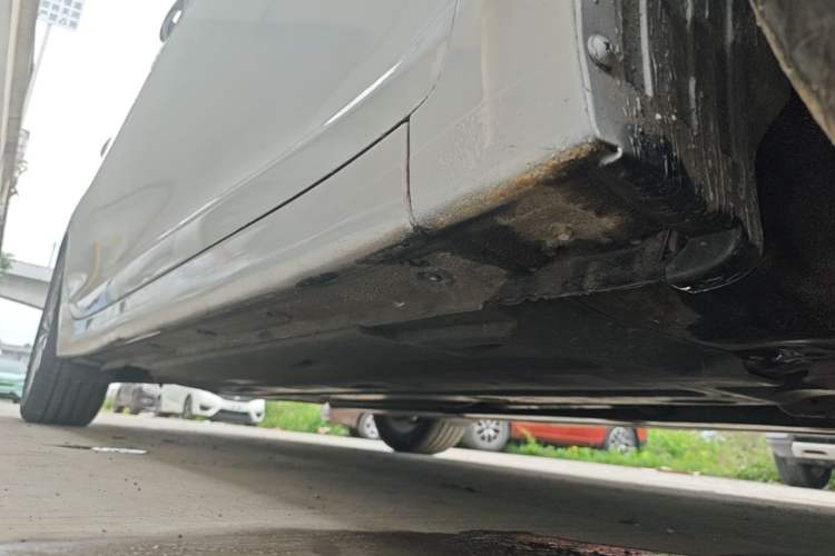 Used Hyundai Mistra 2014 1.8L Automatic Deluxe DLX Model Right Side Sill