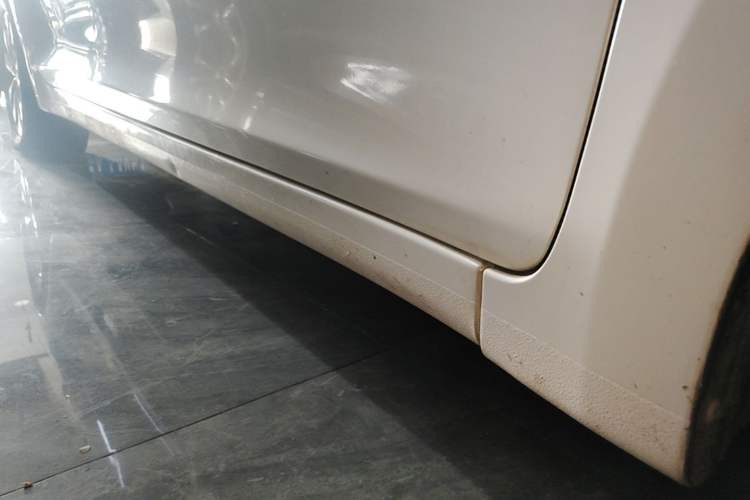 Used Hyundai Mistra 2014 1.8L Automatic Smart GLS Right Side Sill