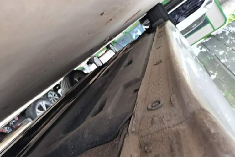 Used Hyundai Mistra 2014 1.8L Automatic Deluxe DLX Model Right Side Sill
