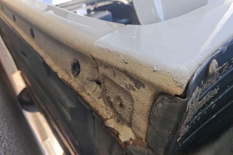 Used Hyundai Mistra 2014 1.8L Automatic Deluxe DLX Model Right Side Sill