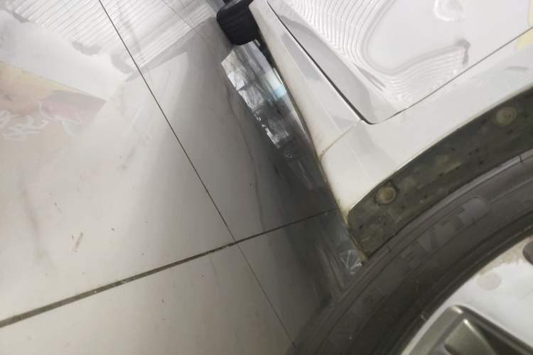 Used Hyundai Mistra 2014 1.8L Automatic Deluxe DLX Model Right Side Sill