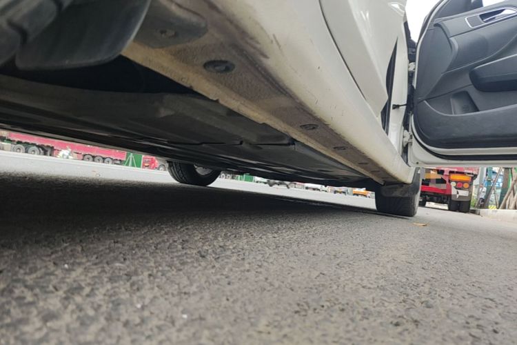 Used Hyundai Mistra 2014 1.8L Automatic Deluxe DLX Model Right Side Sill