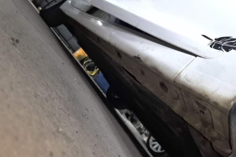 Used Hyundai Mistra 2014 1.8L Automatic Smart GLS Right Side Sill