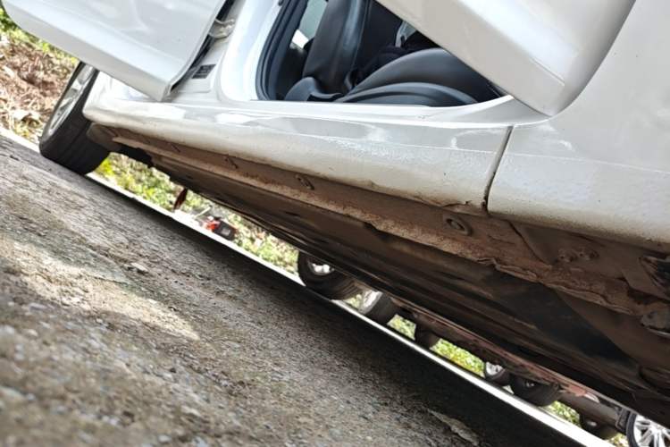 Used Hyundai Mistra 2014 1.8L Automatic Smart GLS Right Side Sill