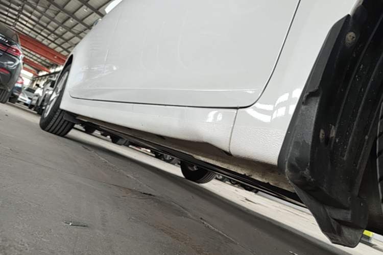 Used Hyundai Mistra 2014 1.8L Automatic Smart GLS Right Side Sill