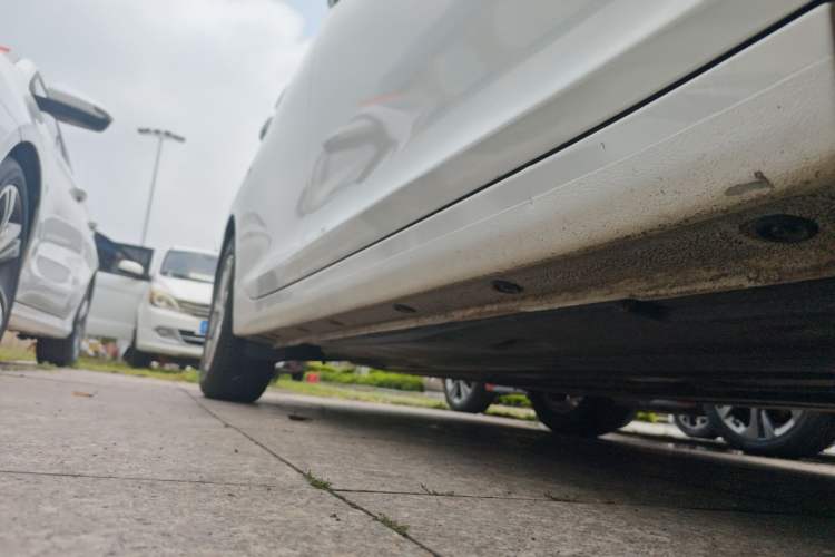 Used Hyundai Mistra 2014 1.8L Automatic Smart GLS Right Side Sill