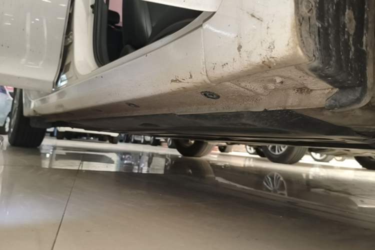 Used Hyundai Mistra 2014 1.8L Automatic Smart GLS Right Side Sill