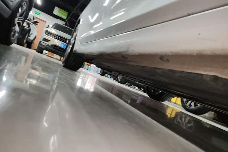 Used Hyundai Mistra 2014 1.8L Automatic Deluxe DLX Model Right Side Sill