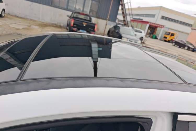 Used Hyundai Mistra 2014 1.8L Automatic Smart GLS Roof