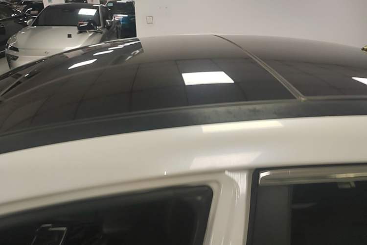 Used Hyundai Mistra 2014 1.8L Automatic Deluxe DLX Model Roof