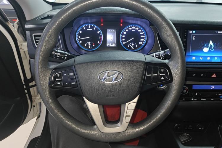 Used Hyundai Mistra 2014 1.8L Automatic Smart GLS Steering Wheel