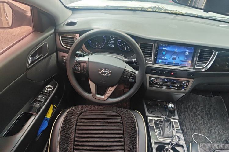 Used Hyundai Mistra 2014 1.8L Automatic Smart GLS Steering Wheel