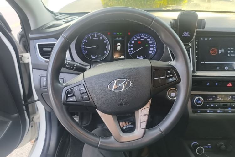 Used Hyundai Mistra 2014 1.8L Automatic Deluxe DLX Model Steering Wheel