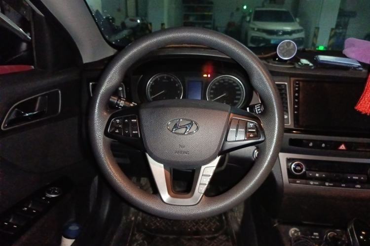 Used Hyundai Mistra 2014 1.8L Automatic Smart GLS Steering Wheel
