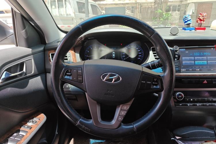 Used Hyundai Mistra 2014 1.8L Automatic Deluxe DLX Model Steering Wheel
