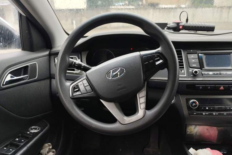 Used Hyundai Mistra 2014 1.8L Automatic Smart GLS Steering Wheel