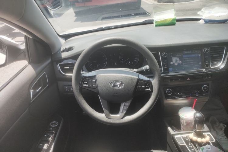 Used Hyundai Mistra 2014 1.8L Automatic Smart GLS Steering Wheel