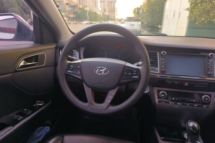 Used Hyundai Mistra 2014 1.8L Automatic Smart GLS Steering Wheel