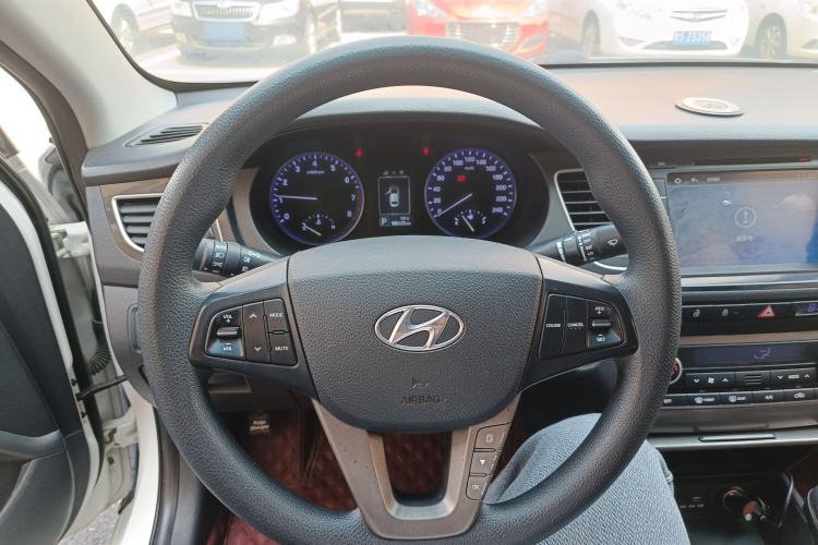 Used Hyundai Mistra 2014 1.8L Automatic Smart GLS Steering Wheel