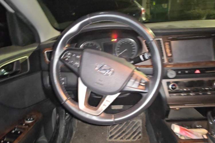 Used Hyundai Mistra 2014 1.8L Automatic Deluxe DLX Model Steering Wheel