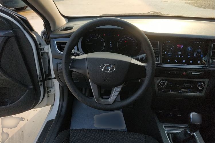 Used Hyundai Mistra 2014 1.8L Manual Comfort GL Model Steering Wheel