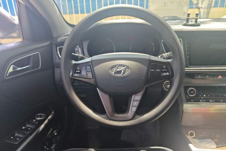 Used Hyundai Mistra 2014 1.8L Automatic Smart GLS Steering Wheel