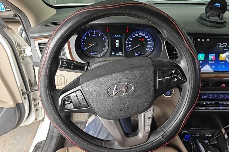 Used Hyundai Mistra 2014 1.8L Automatic Deluxe DLX Model Steering Wheel