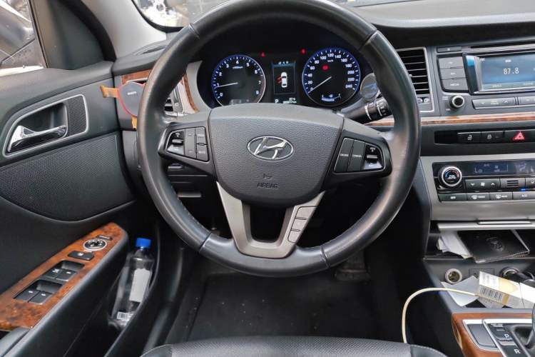 Used Hyundai Mistra 2014 1.8L Automatic Deluxe DLX Model Steering Wheel