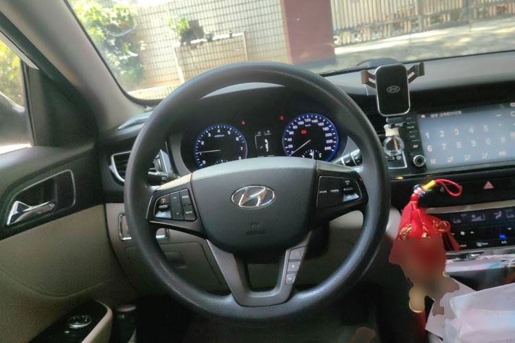 Used Hyundai Mistra 2014 1.8L Automatic Smart GLS Steering Wheel
